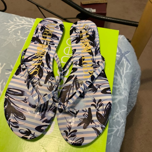 Sandals - Picture 2 of 2